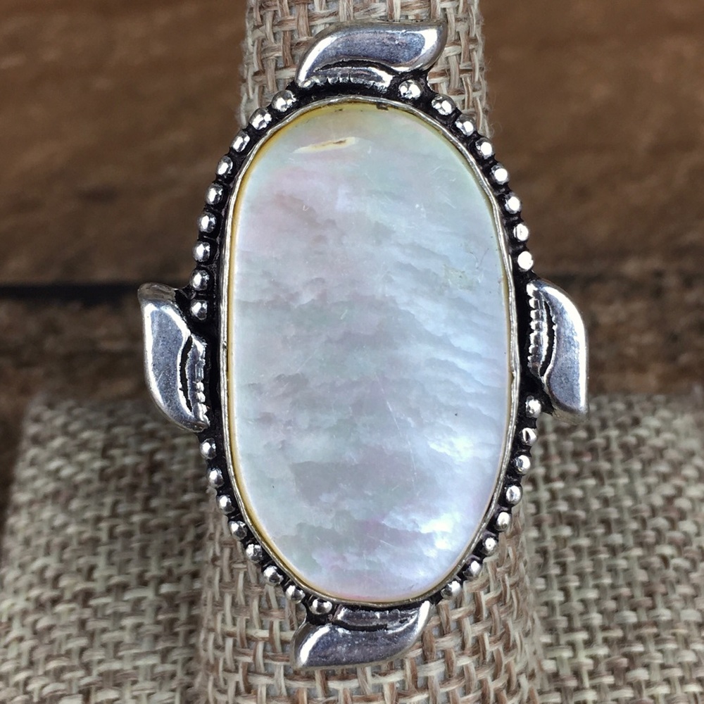 New Mother Of Pearl MOP Statement Silver Overlay Ring Size 8 - Picture 5 of 11